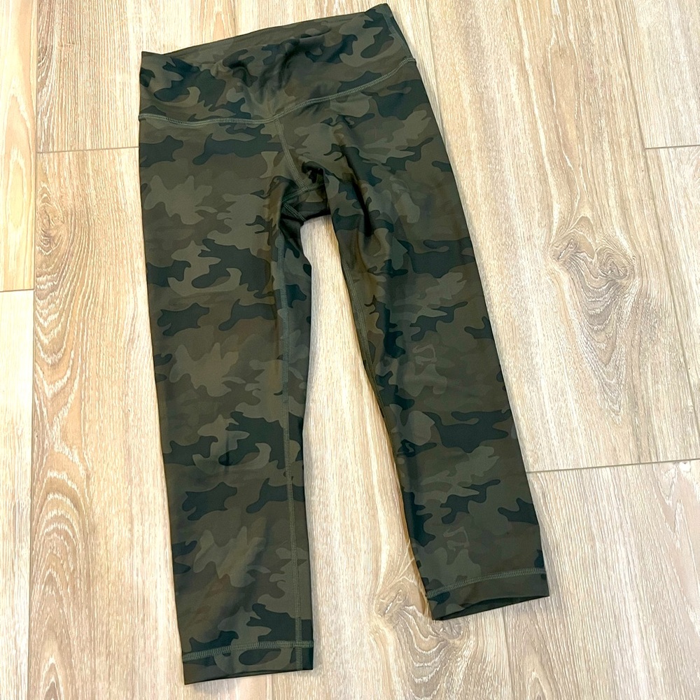 Lululemon Camo Cropped Leggings!